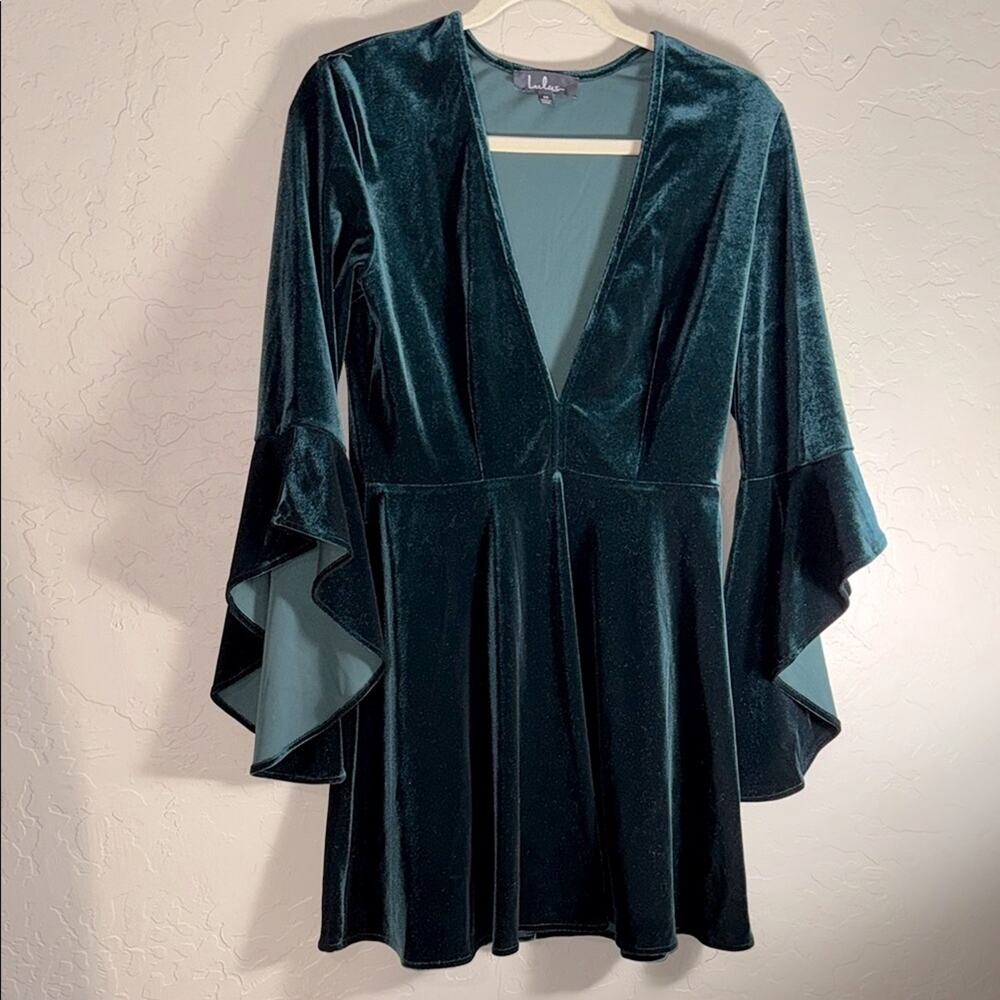 Lulus Wrapped in Luxe Forest Green Velvet Bell Sleeve Skater Dress size medium - Picture 2 of 7